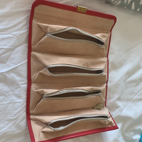 Scully and Scully Italian leather travel jewelry case - Picture 3 of 4